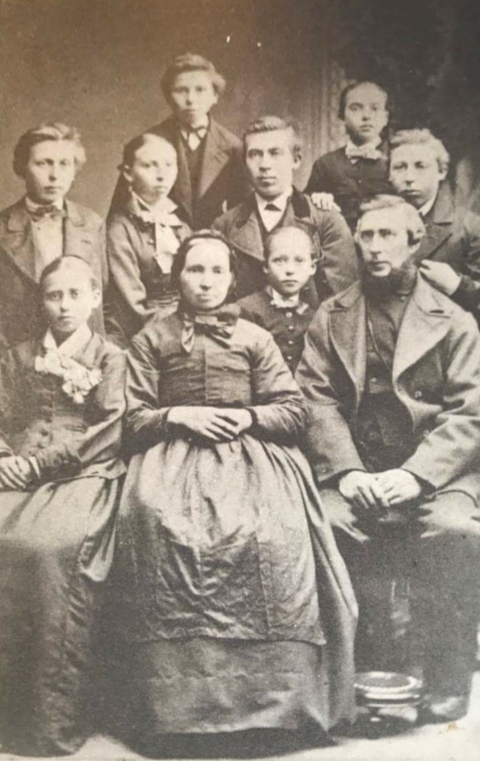 Peder & Ane Sørensen and there children
